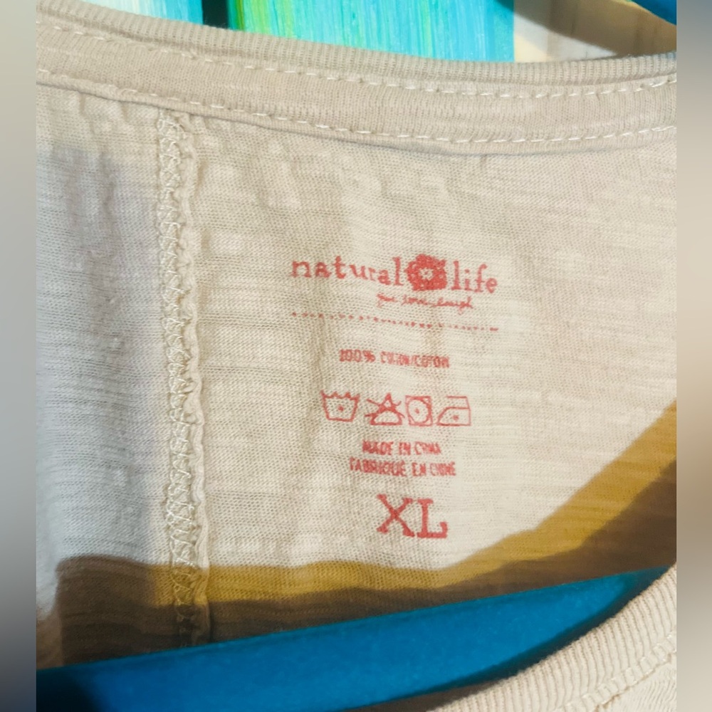 Natural Life Shirt With Live Happy Tennis Design - Cream And Pink View 3